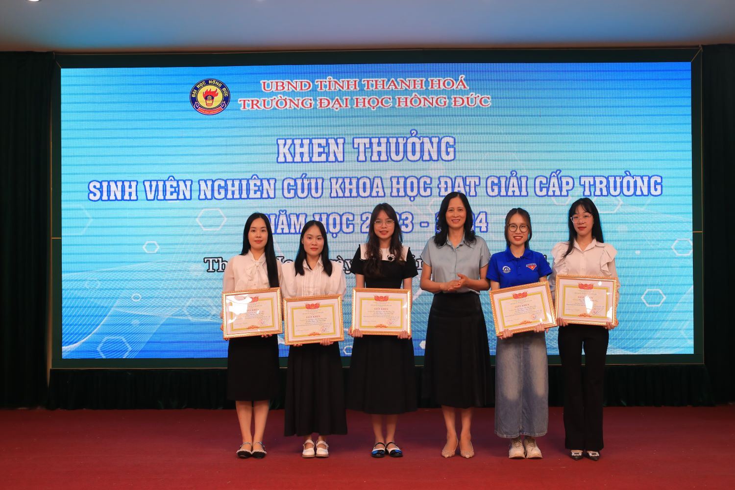 Dấu ấn Hội nghị Khoa học tuổi trẻ sáng tạo và Tổng kết hoạt động sinh viên nghiên cứu khoa học năm học 2023 - 2024